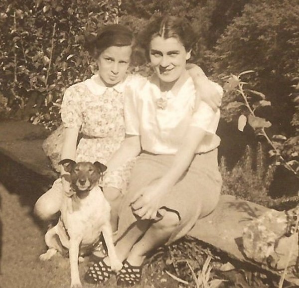 Eleanor and Ann at Yewbank - taken by Harry Statham. There's also one of Harry and Ann taken by Eleanor