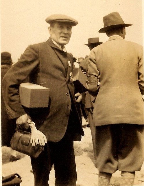 ?another visit to Ypres - the Menin Gate ( or perhaps the same one )e